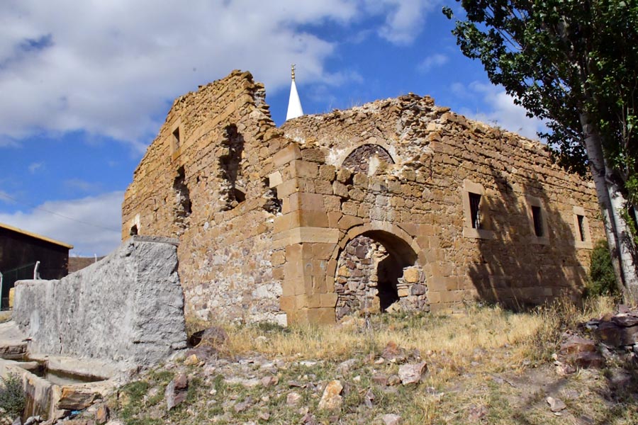 Tarihi Rum Ortodoks Kilisesi (Garipler Köyü Camii)