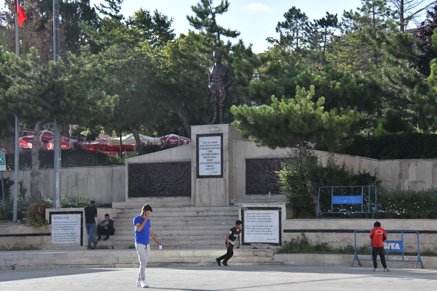 Atatürk Anıtı, Yozgat-Aşağınohutlu