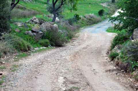 Weg zum Monastery Panagia tou Sinti